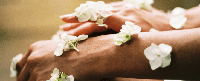 Image showing the steps to care for skin after a peeling treatment, focusing on healing acne, scars, and hyperpigmentation.