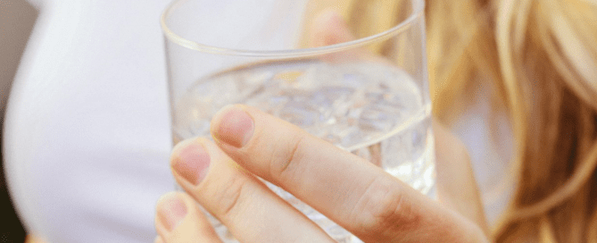 Image showing tips for staying hydrated and maintaining health during the summer.