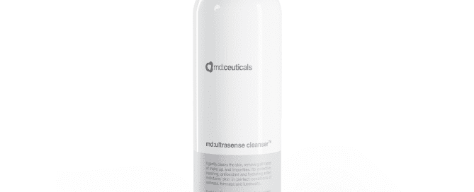 Gently cleans the skin, removing all traces of make up and impurities, while respecting skin’s natural balance
